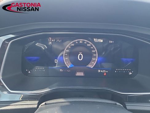 Used 2024 Volkswagen Jetta SE image 32