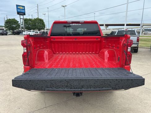 Used 2025 Chevrolet Silverado 1500 LT RWD image 6