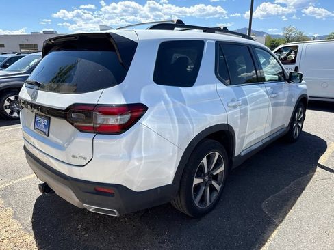 Used 2023 Honda Pilot Elite image 2