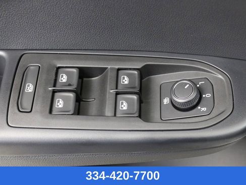 New 2026 Volkswagen Taos SE image 16