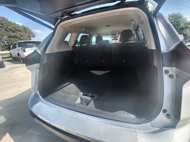 Used 2025 Nissan Rogue SV AWD/4WD image 25