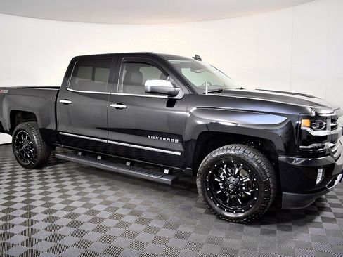 Used 2017 Chevrolet Silverado 1500 LTZ Z71 w/ LTZ Plus Package image 6