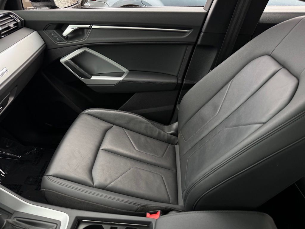 Used 2021 Audi Q3 2.0T Premium w/ Convenience Package AWD/4WD image 32
