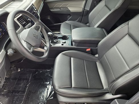 Used 2023 Volkswagen Atlas SE w/ Panoramic Sunroof Package AWD/4WD image 3