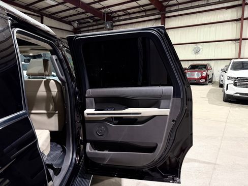 Used 2021 Ford Expedition Max XLT image 20