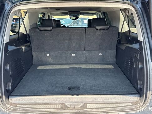 Used 2020 GMC Yukon XL SLT w/ Premium Edition image 18