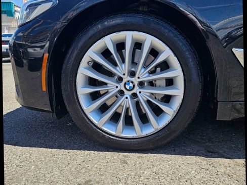 Used 2023 BMW 530i xDrive w/ Convenience Package AWD/4WD image 36