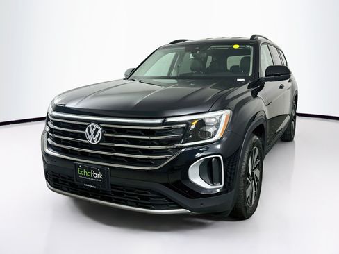 Used 2026 Volkswagen Atlas SE AWD/4WD image 3
