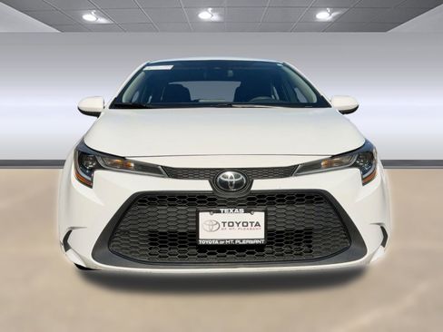 Used 2022 Toyota Corolla LE image 5