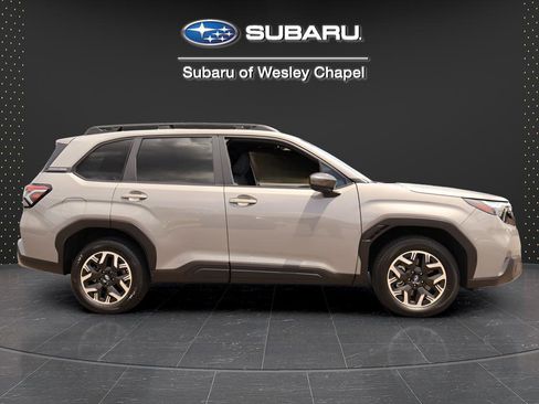 Certified 2025 Subaru Forester Premium w/ Convenience Package #1 AWD/4WD image 8