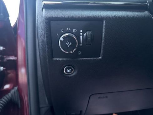 Used 2019 Jeep Grand Cherokee Limited X image 27