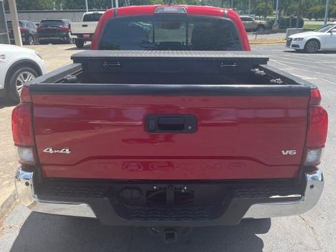 Used 2021 Toyota Tacoma SR5 AWD/4WD image 5