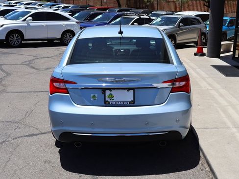 Used 2013 Chrysler 200 Limited FWD image 10
