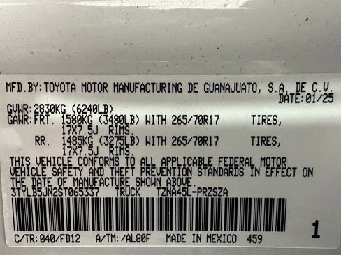 Used 2025 Toyota Tacoma TRD Off-Road image 11