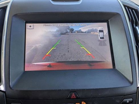 Used 2019 Ford Edge Titanium w/ Cold Weather Package image 16