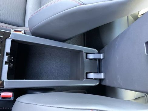 New 2025 Toyota Prius Plug-In Hybrid FWD image 26
