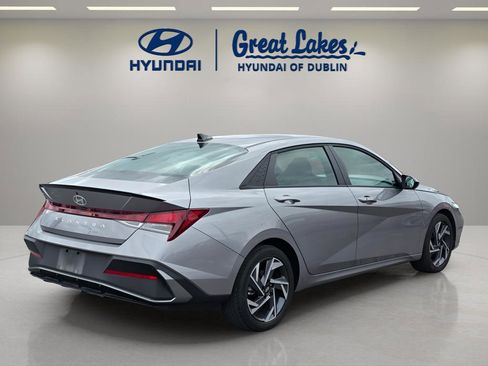 Used 2025 Hyundai Elantra Sport FWD image 5