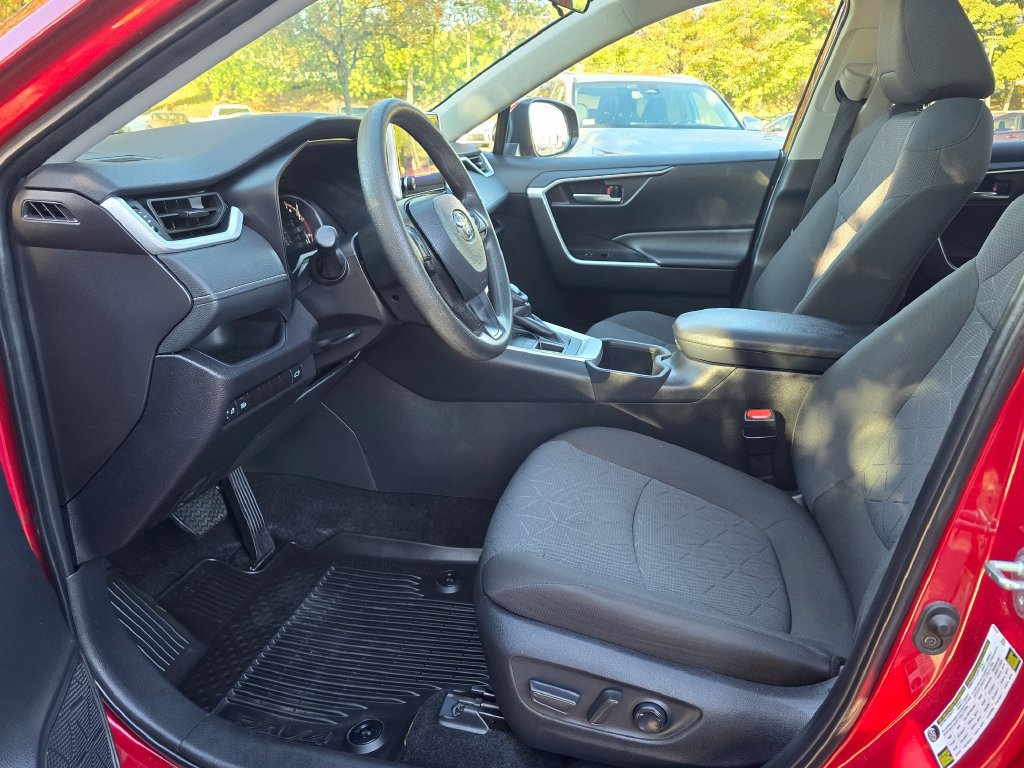 Used 2025 Toyota RAV4 XLE w/ Convenience Package AWD/4WD image 16