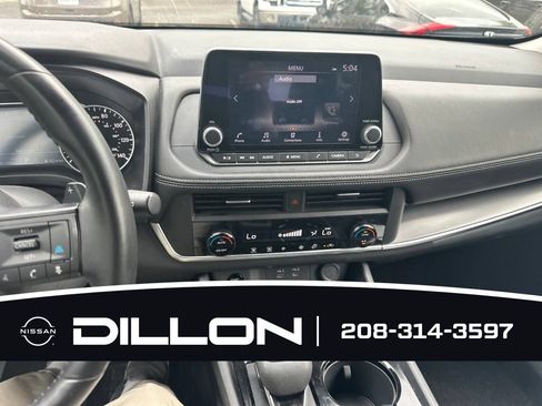 Used 2025 Nissan Rogue SV AWD/4WD image 3