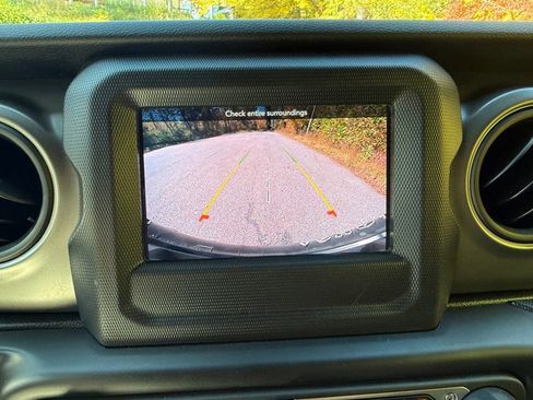 Used 2021 Jeep Wrangler Willys image 23