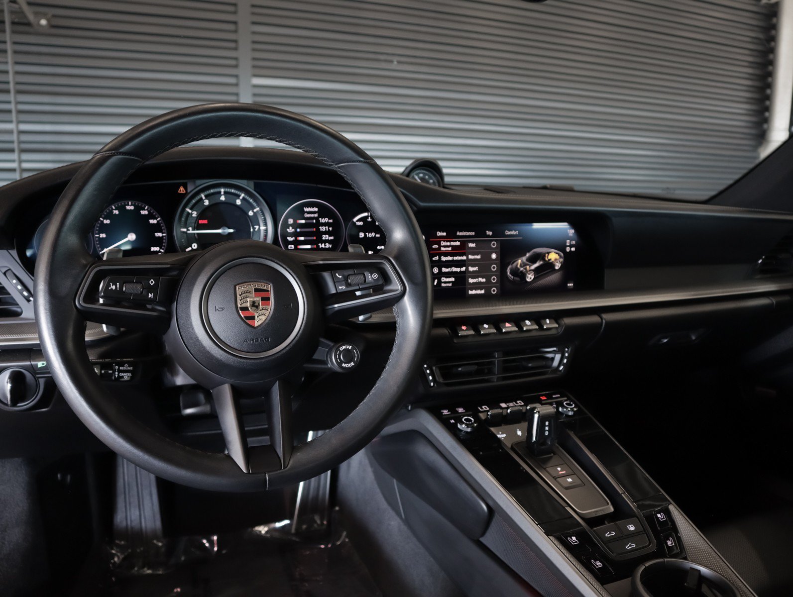 Certified 2023 Porsche 911 Carrera w/ Premium Package RWD image 16