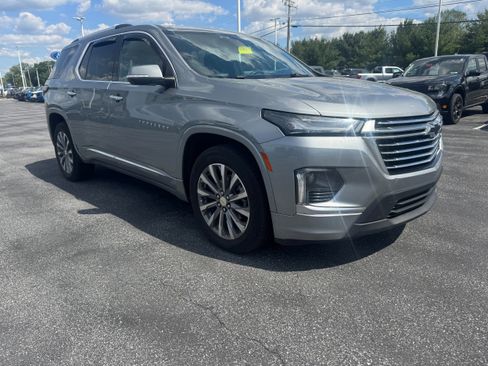 Used 2023 Chevrolet Traverse Premier w/ LPO, Floor Liner Package AWD/4WD image 8