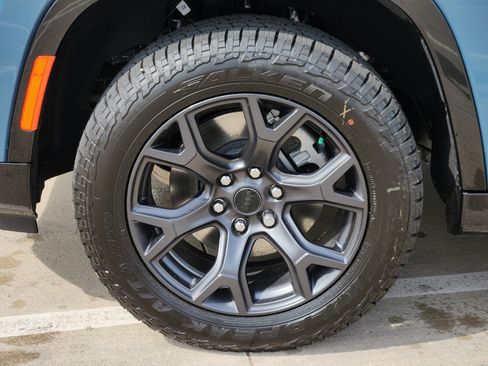 New 2026 Jeep Grand Wagoneer 4WD image 9