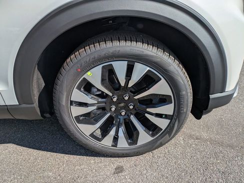 New 2026 Ford Explorer Platinum w/ LUX Leather Package image 11