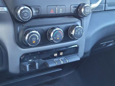 Certified 2024 RAM 2500 Big Horn AWD/4WD image 11