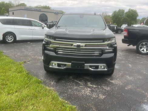 Used 2019 Chevrolet Silverado 1500 High Country w/ Technology Package AWD/4WD image 18