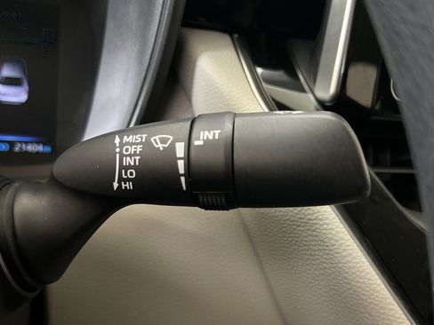 Used 2020 Toyota Corolla LE FWD image 37