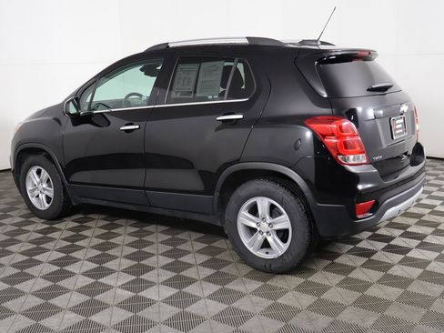 Used 2020 Chevrolet Trax LT w/ LT Convenience Package image 10