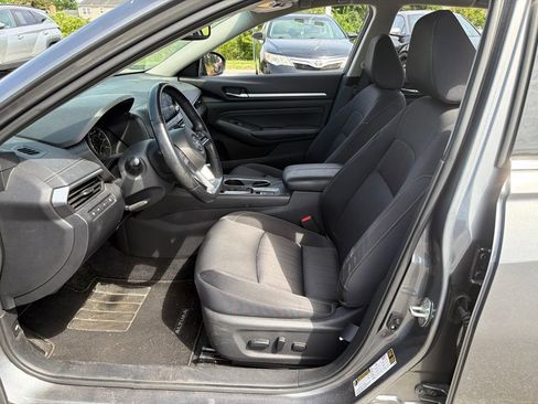 Used 2019 Nissan Altima 2.5 SV FWD image 9