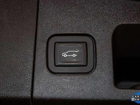 Certified 2025 Cadillac XT5 Premium Luxury image 15