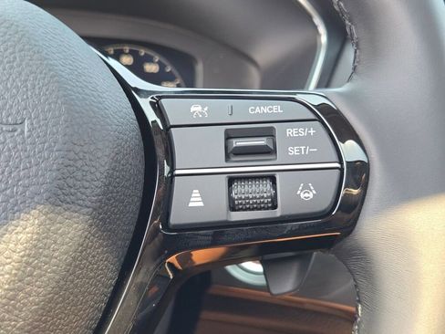 New 2025 Acura Integra Base image 32