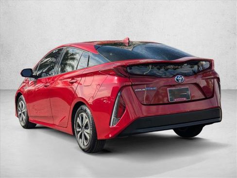 Used 2018 Toyota Prius Prime Premium image 8