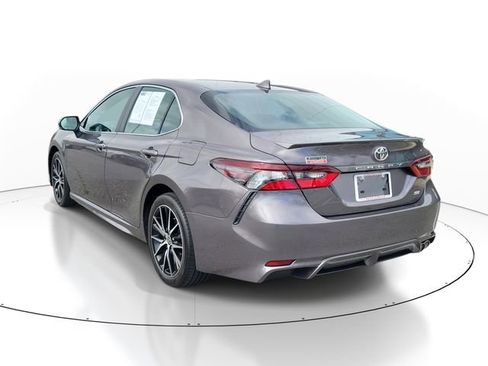 Used 2023 Toyota Camry SE FWD image 3