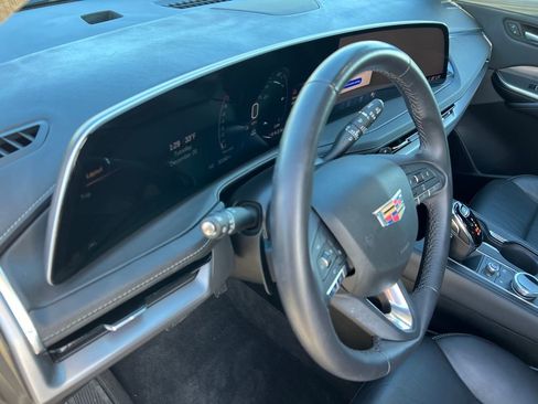 Certified 2024 Cadillac XT4 Premium Luxury image 17