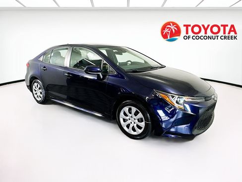 Used 2022 Toyota Corolla LE image 1
