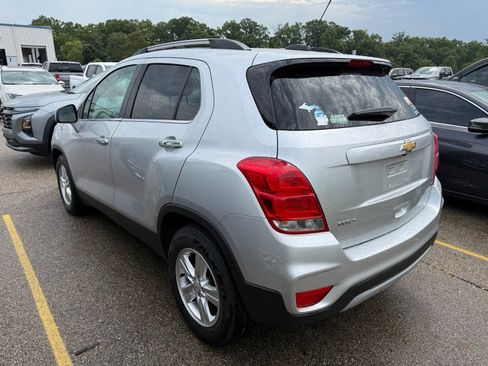 Used 2018 Chevrolet Trax LT w/ LT Convenience Package FWD image 4