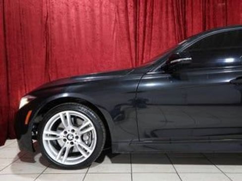 Used 2018 BMW 330i Sedan w/ M Sport Package RWD image 5