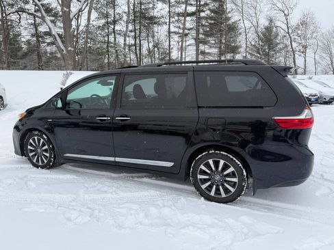 Used 2019 Toyota Sienna XLE Premium image 7