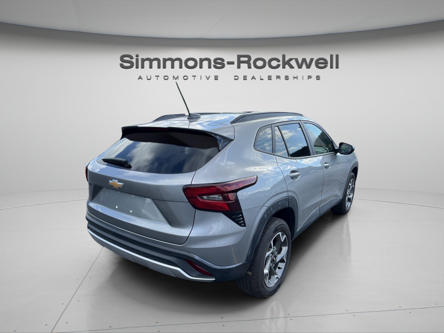 Used 2025 Chevrolet Trax LT FWD image 5