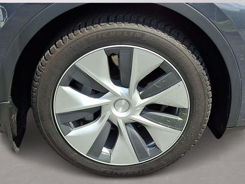 Used 2022 Tesla Model Y Long Range AWD/4WD image 8