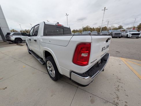 New 2026 RAM 1500 4x4 Crew Cab image 9