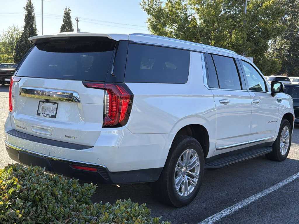 Used 2024 GMC Yukon XL SLT w/ SLT Premium Package AWD/4WD image 4