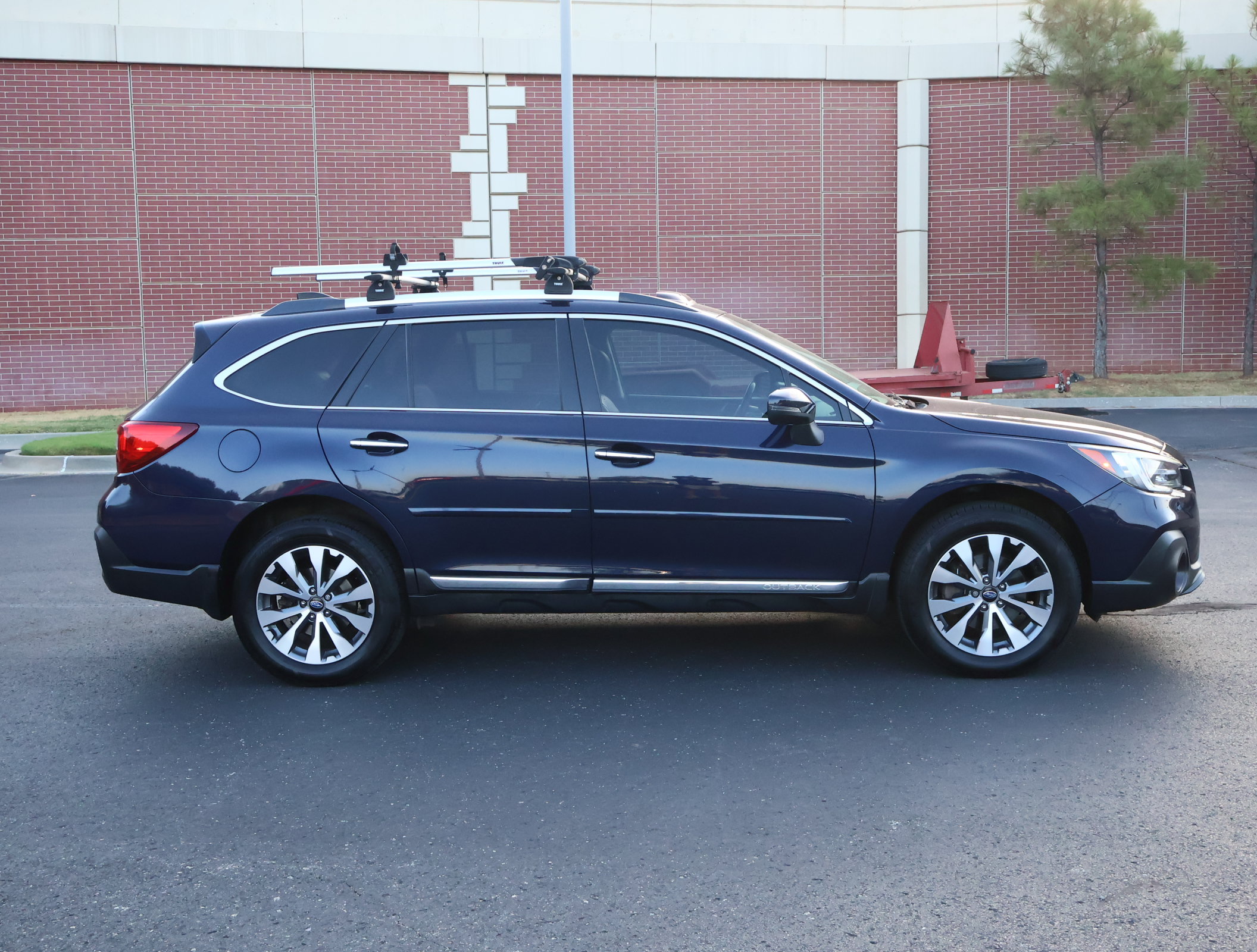 Used 2018 Subaru Outback 3.6R Touring AWD/4WD image 38