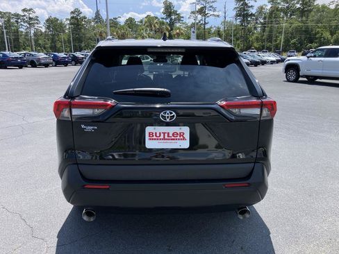 Used 2024 Toyota RAV4 XLE FWD image 4