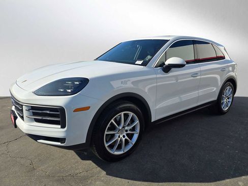 Used 2024 Porsche Cayenne image 7