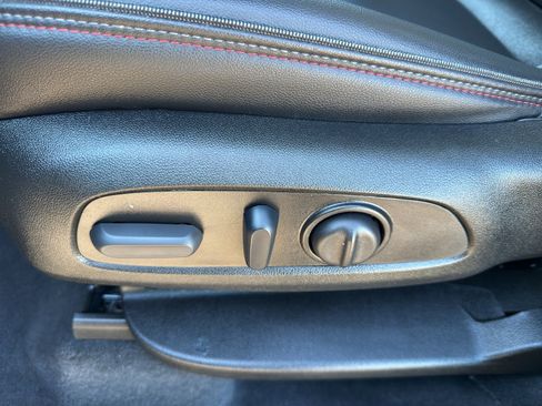 Used 2023 Chevrolet Traverse RS image 16